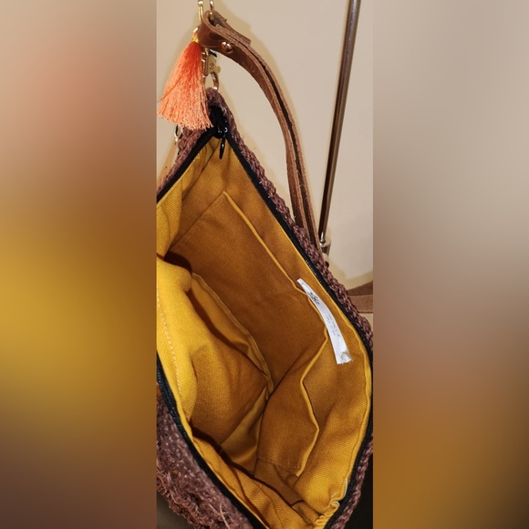 Small brown clutch bag with single strap - Picture 3 of 3